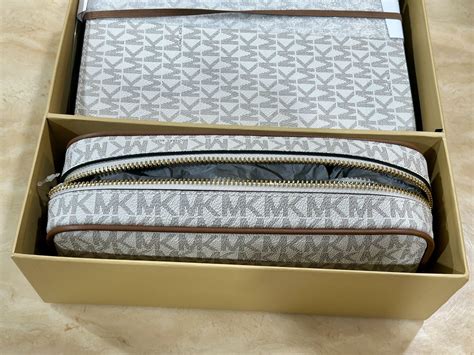 michael kors pencil case|Logo Notebook and Pencil Case Gift Set .